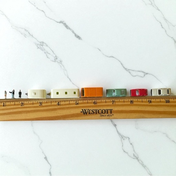 Vintage HO Scale Miniature Lot – Cars, Campers, & Handpainted Figures – Germany - Picture 2 of 10